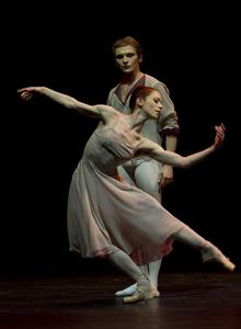 b14_AntonyTudor_TheLeavesAre Fading_03_FOTO_GertWeigelt.jpg